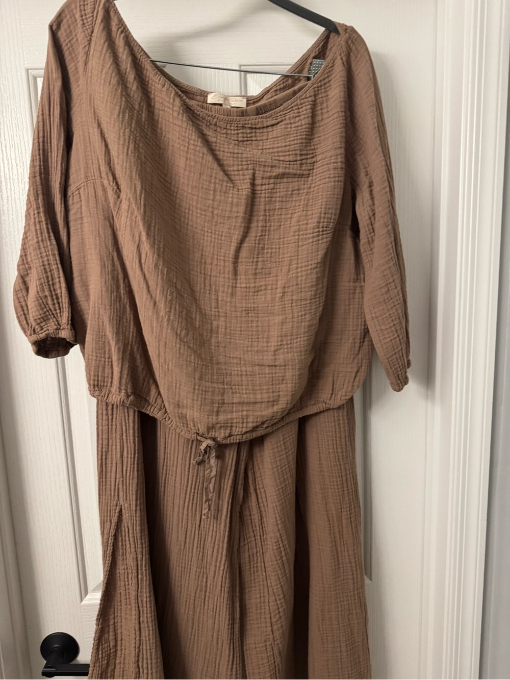 EUC Everyday Ritual Penny top and Riley bottom in Mushroom XXL lounge set cotton